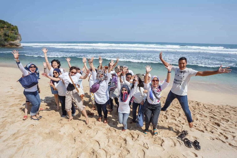 image for pantai indrayanti (pulang syawal)