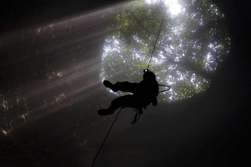 sewa mobil ke goa jomblang